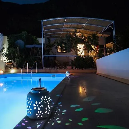 Ana In Makarska, Heated Pool Willa Makarska